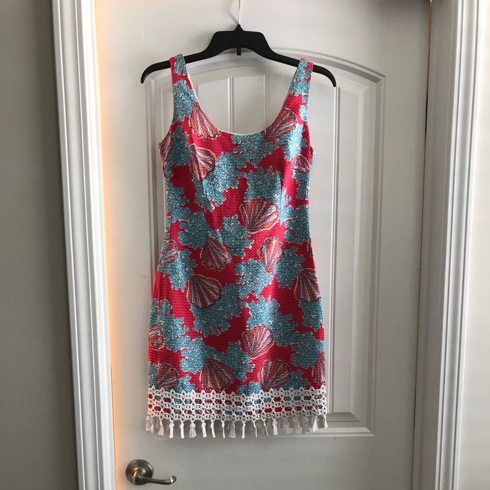 Very Nice Lilly Pulitzer Dress Size 0 Clams shells